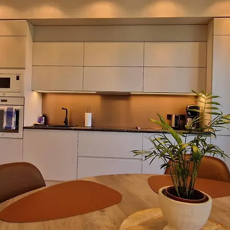 아파트 Quiet By The Sea In A New House - Vista 페르누